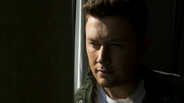 If a horse can fly, Scotty McCreery believes Moose can be his emotional support dog