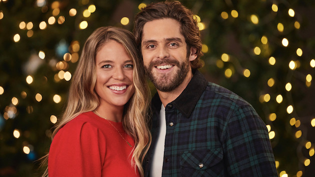 Thomas Rhett and Lauren Akins are co-hosting the 'CMA Country Christmas' special this year