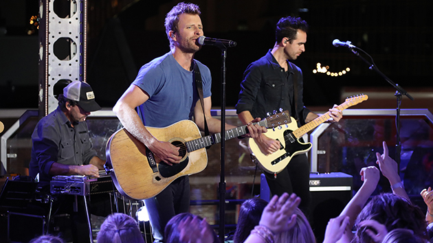 Dierks Bentley pays tribute to fan who passed away from cancer