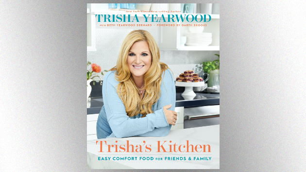 Trisha Yearwood's cooking up something special for her hero, Linda Ronstadt
